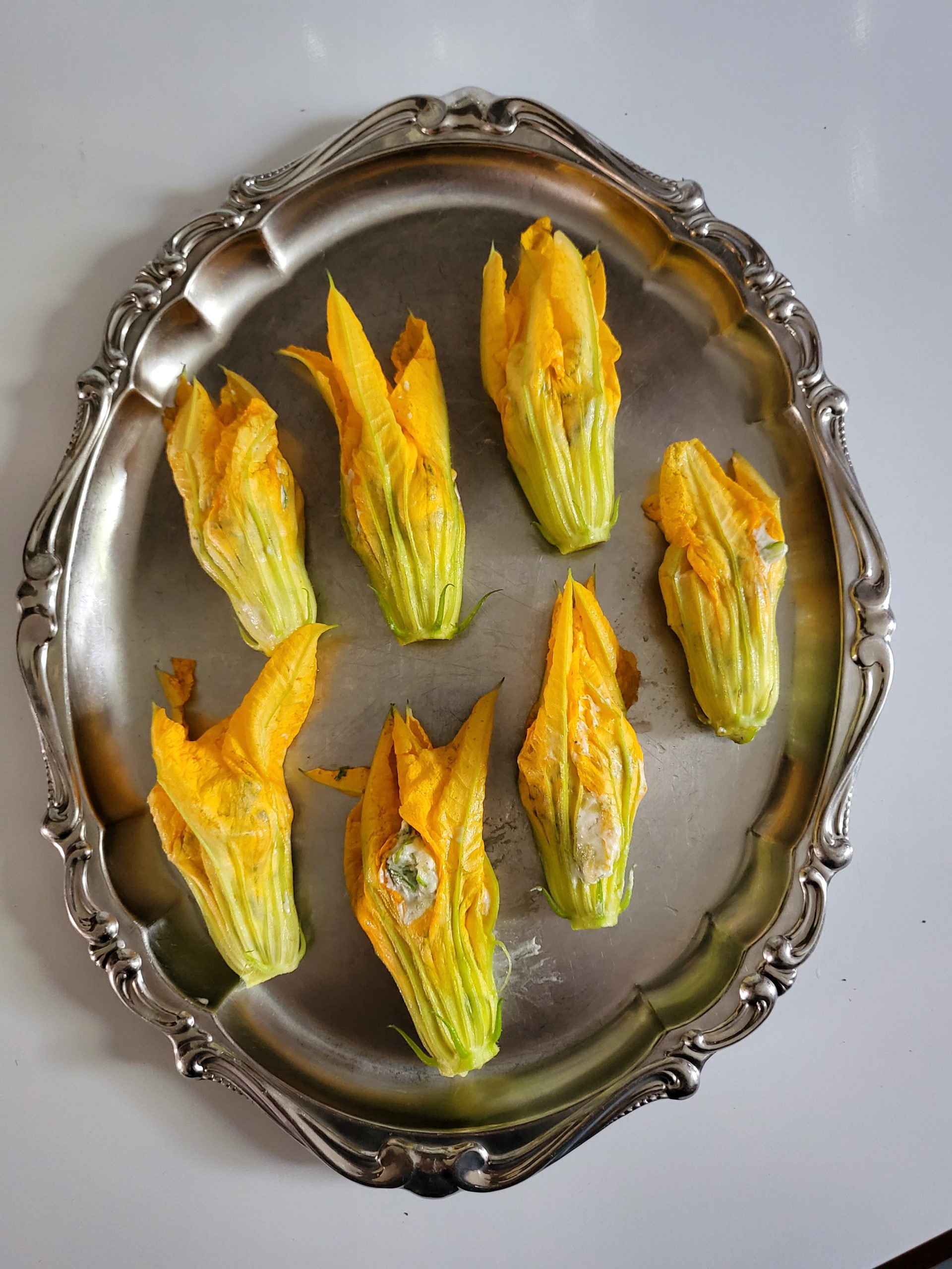 Fiori di zucchine ripieni di zucchine